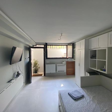 Minimalist Studio Behind Hilton Hotel Athènes Extérieur photo